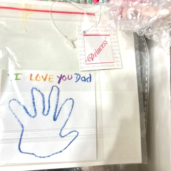 Ashton-Drake Galleries Porcelain Doll, Princess, My Heart Belongs to Daddy - Picture 7 of 8